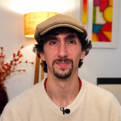 Leandro Liptak, astrólogo y docente